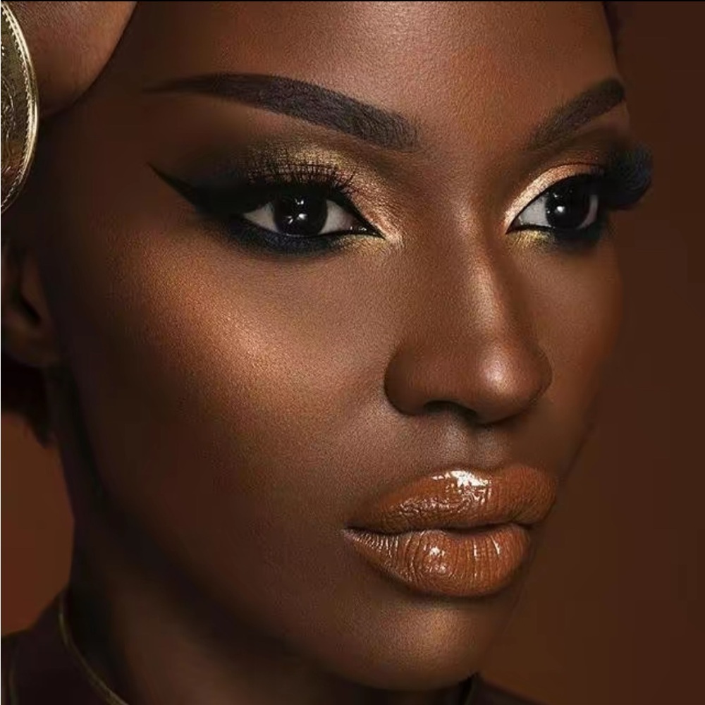 JUVIA’S PLACE The Royalty II Loose Highlighter In Champagne - Picture 4 of 12